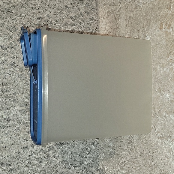 Tupperware: Container - Picture 1 of 7